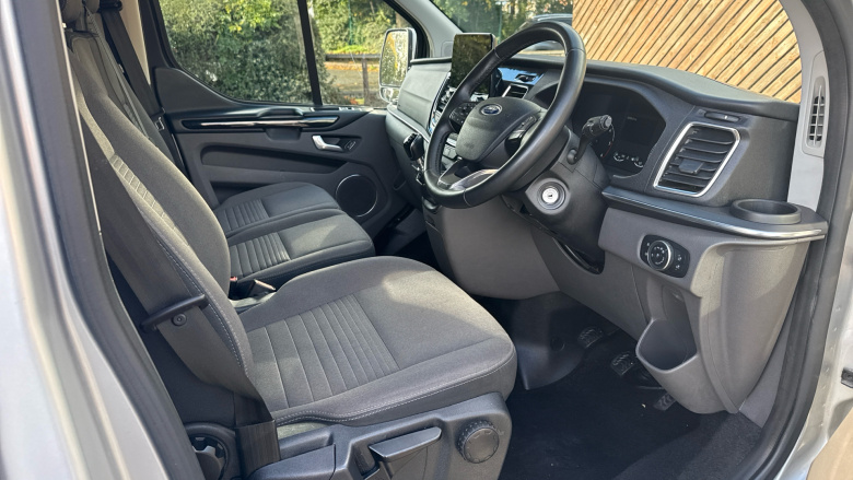 Ford Tourneo Custom Transit Custom Tourneo L2 Diesel Fwd 2.0 EcoBlue Hybrid 130ps L/R 8 Seater Titanium